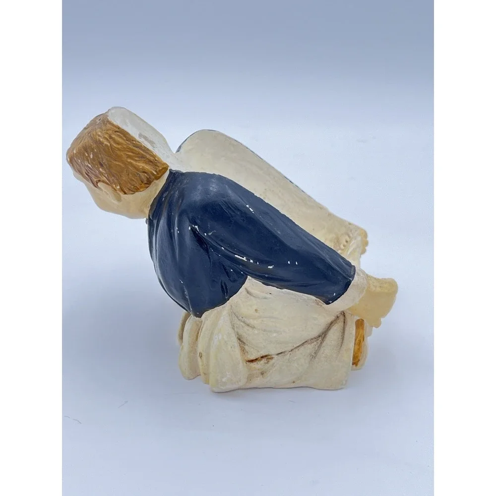 Home Collection Man Wine Bottle Holder Resin Decorative Bar Kitchen Display